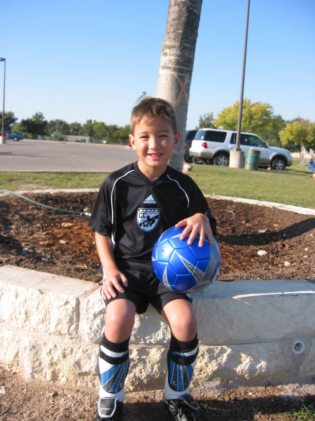 2005/10 October/Soccer Pics/640x480_IMG_2387.JPG
